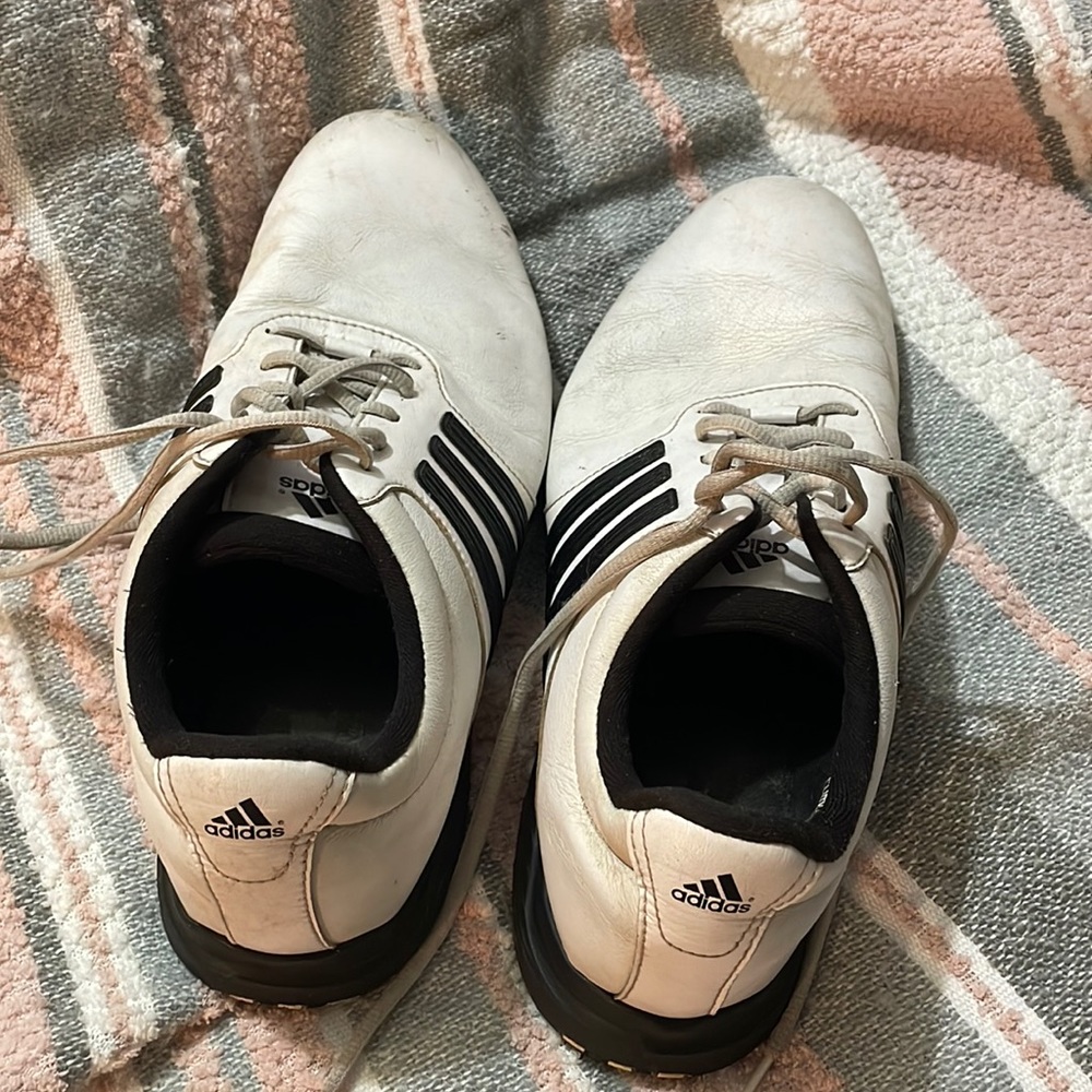 Mens size 9.5 Adidas Traxion Golf shoes
